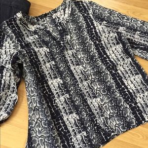 TALBOTS 100% Silk Blouse Navy/White light soft